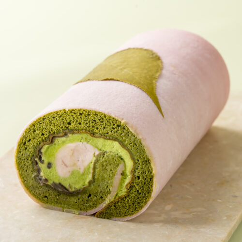 sakura-roll-cake