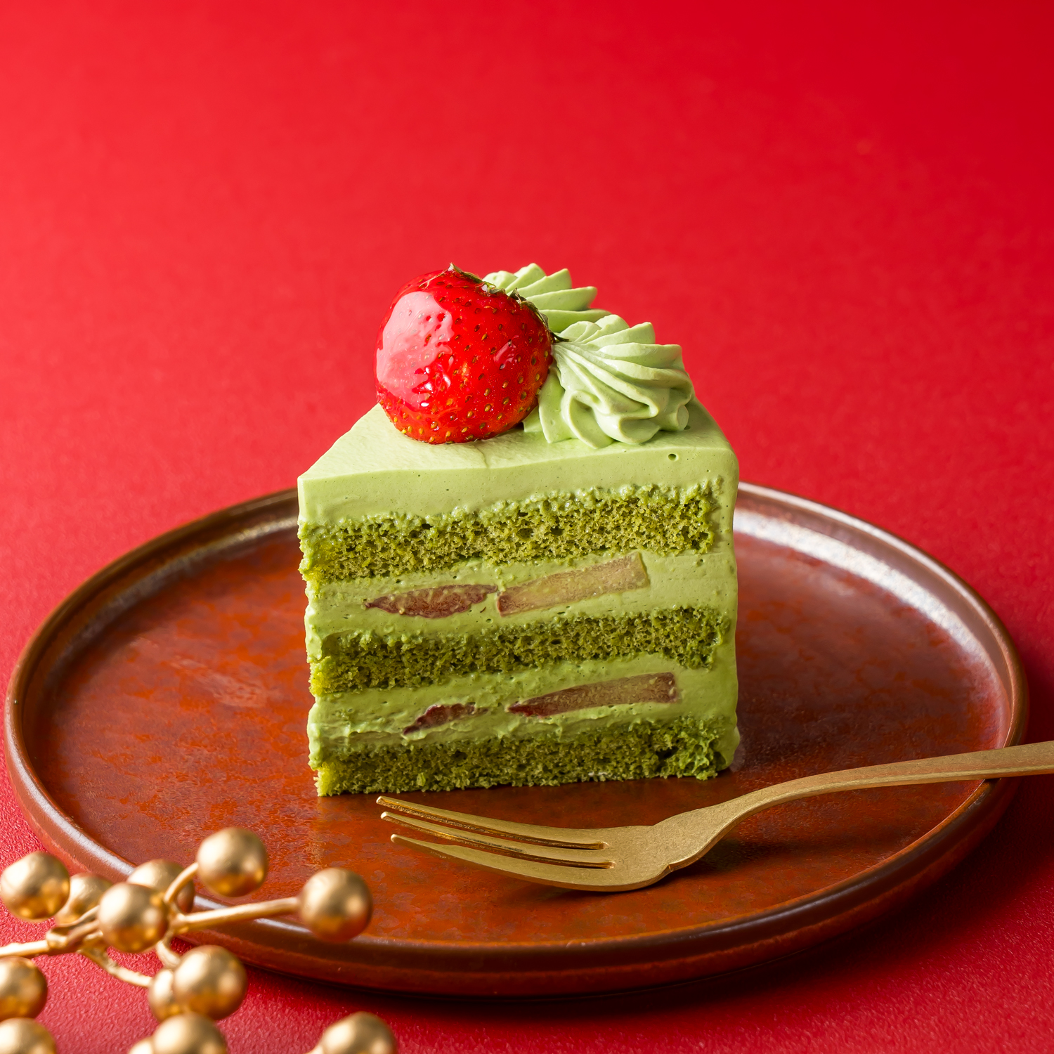 ジューシーな国産いちごをトッピング（抹茶）